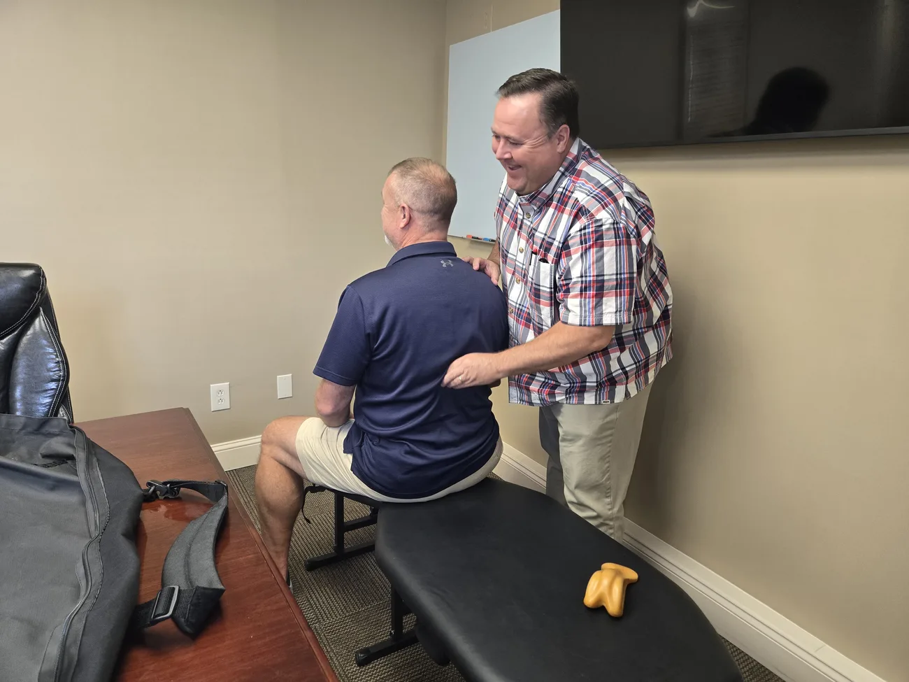 Hands-on seated adjustment